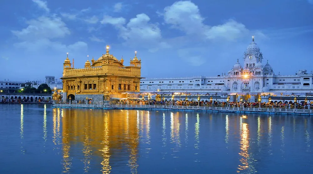A golden oasis of peace and sereniyThe breathtaking beauty of the Golden Temple
