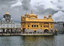 Golden Temple : Finding Peace Amidst the Glittering Halls