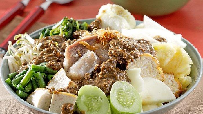 Membuat Rujak Cingur