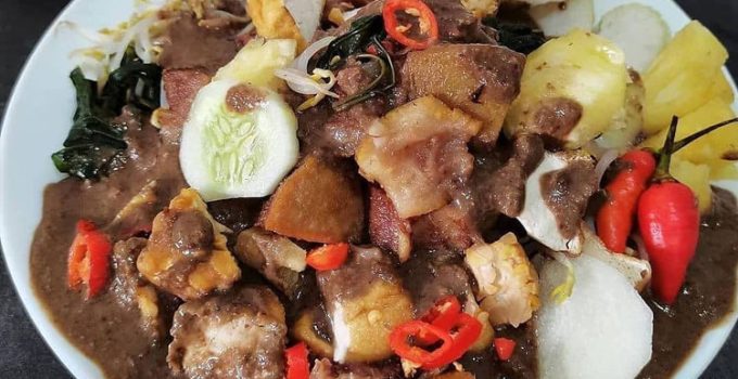 Rujak Cingur: Lezatnya Kuliner Tradisional Surabaya yang Menggugah Selera