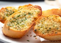 Garlic Butter Toast Delight: Savor the Irresistible Flavors and Perfect Crunch of This Gourmet Treat