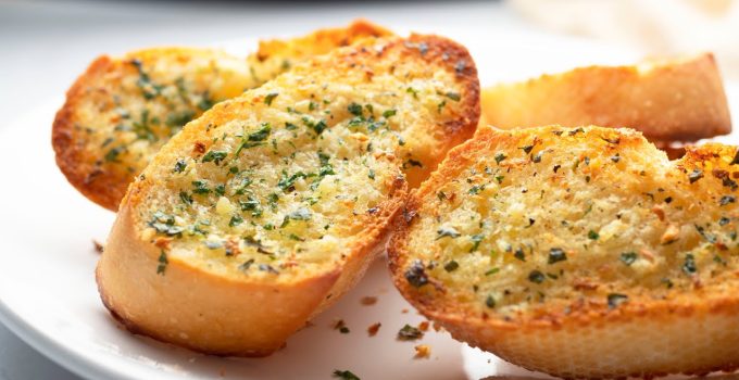 Garlic Butter Toast Delight: Savor the Irresistible Flavors and Perfect Crunch of This Gourmet Treat
