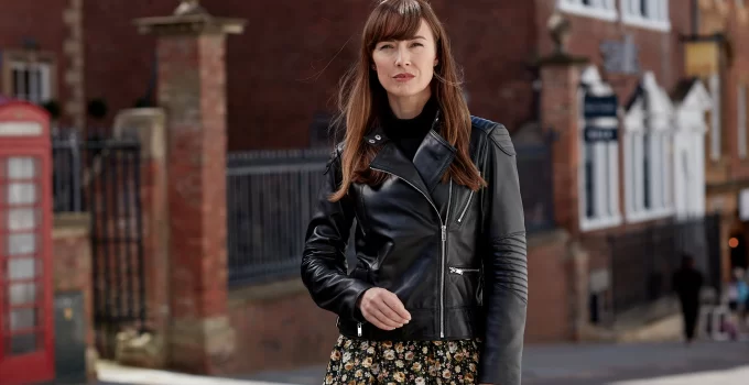 Leather Jacket Elegance: Embrace the Timeless Style and Bold Confidence of This Iconic Wardrobe Essential
