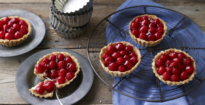 Raspberry Tart: Indulge in the Delightful Sweetness and Vibrant Flavors of this Exquisite Dessert