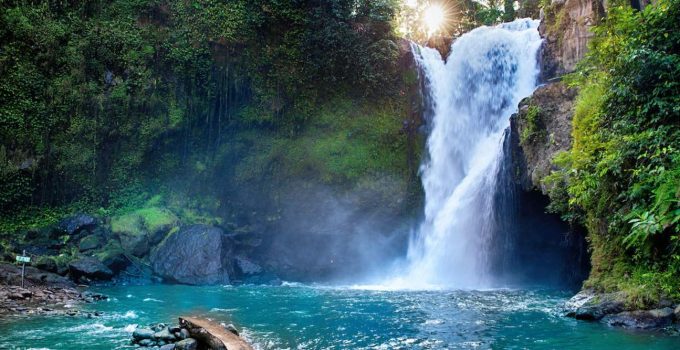 Air Terjun Tegenungan: Pesona Alami di Jantung Bali