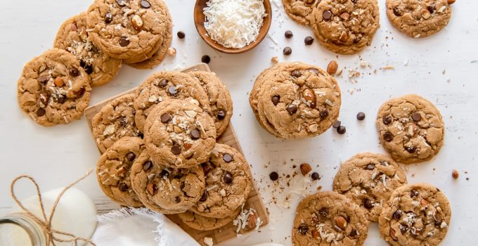 Almond Chocochips Cookies: Kelezatan yang Menggoda