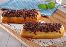 Donat Long John Coklat: Kenikmatan Manis yang Menggoda Selera