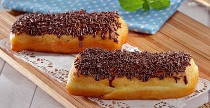 Donat Long John Coklat: Kenikmatan Manis yang Menggoda Selera