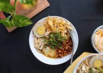 Bubur Ayam: Hidangan Sarapan Khas Indonesia yang Menggugah Selera