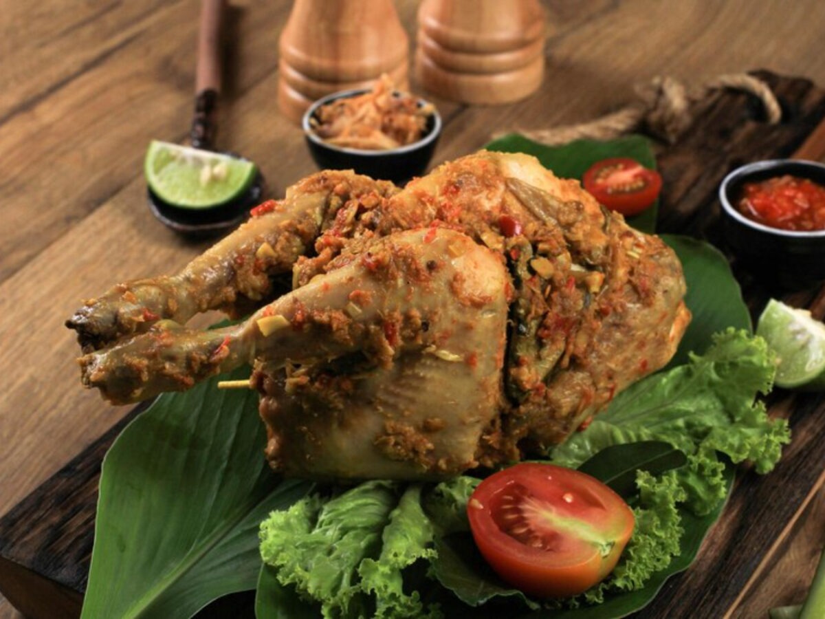 ayam-betutu-bali-kuliner-tradisional-dengan-cita-rasa 